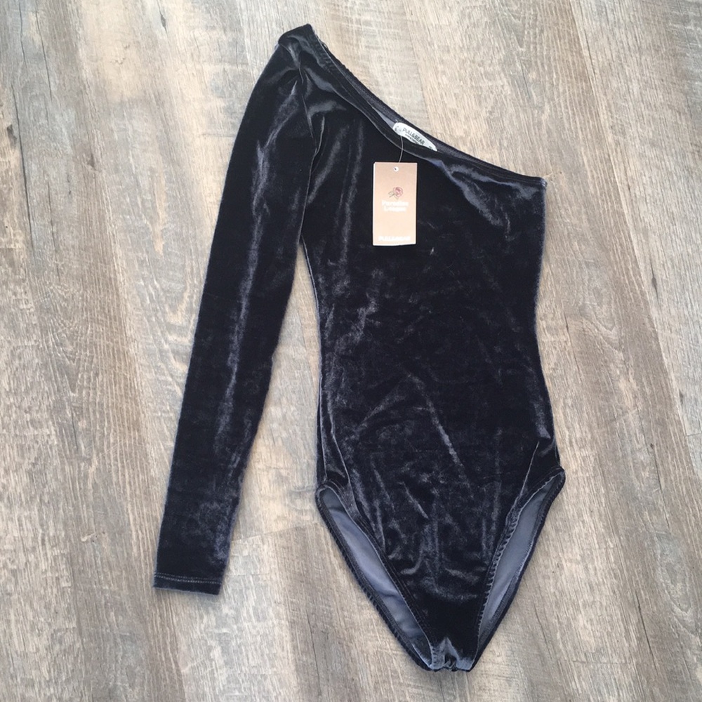 Pull&Bear | Paradise League Velvet One Shoulder Bodysuit